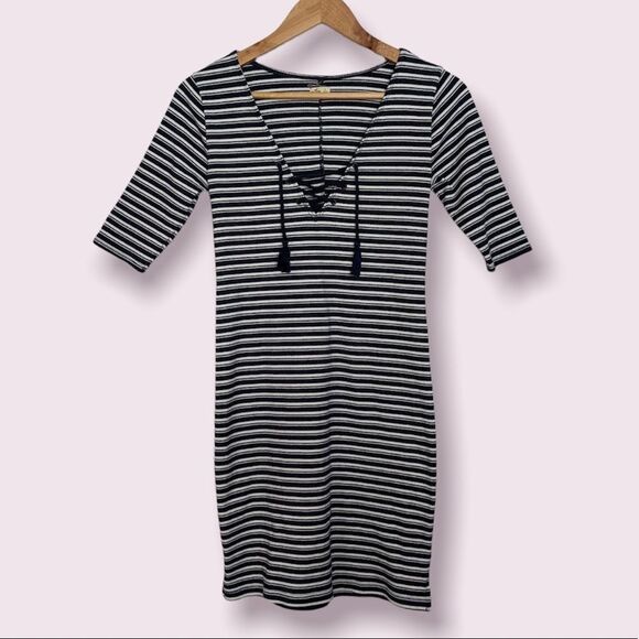 Hollister Striped Front Tie V-Neck Dress - Picture 1 of 5